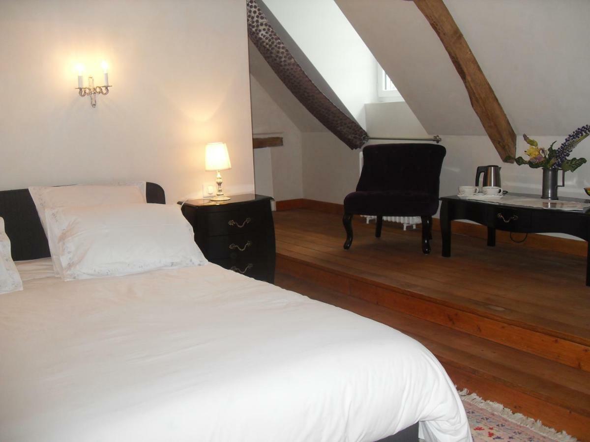 Les Goubelins Bed & Breakfast La Lande-d'Airou Bagian luar foto