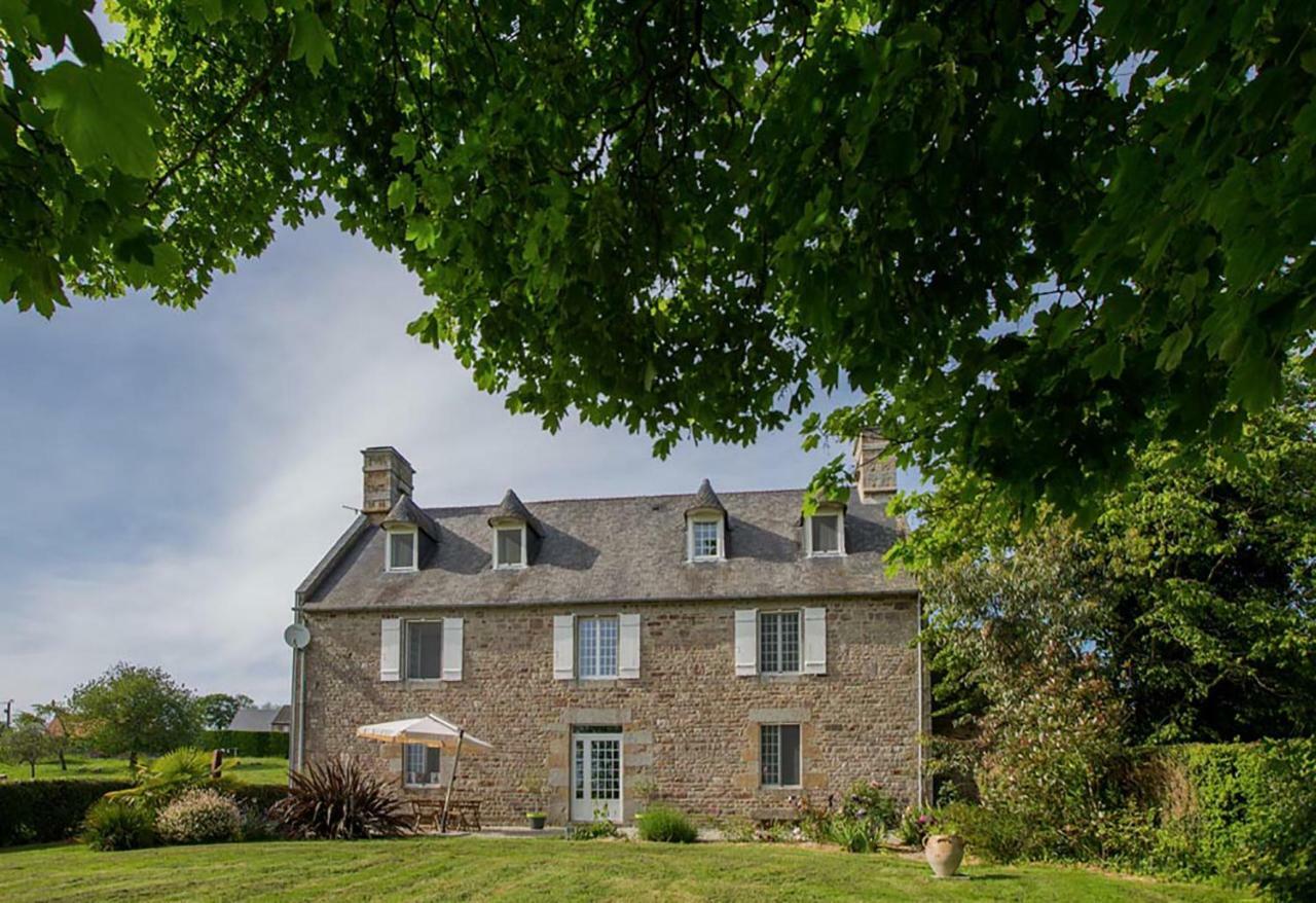 Les Goubelins Bed & Breakfast La Lande-d'Airou Bagian luar foto